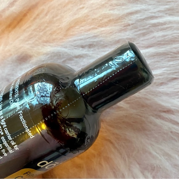 dōTERRA fractionated coconut oil - Picture 2 of 2
